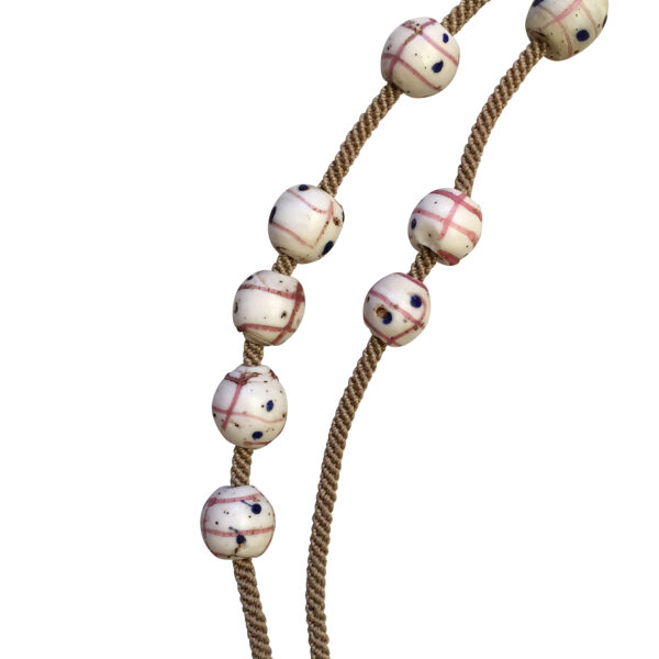 WhiteAndRedBeads2