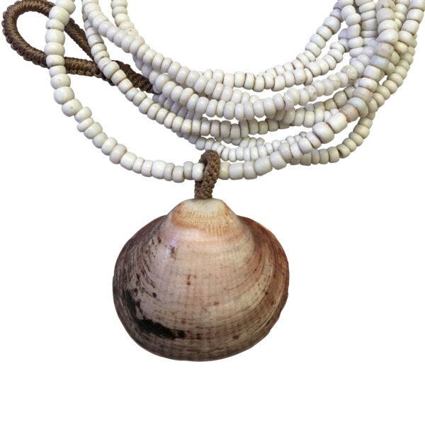 WhiteBeadsAndShellBracelet1