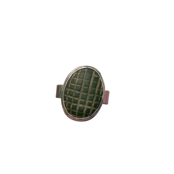 Incised_stone_ring2