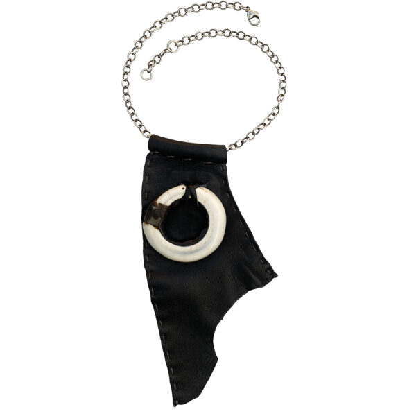 Large_Shell_Leather_Chain
