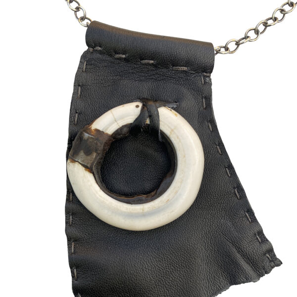 Large_Shell_Leather_Chain1